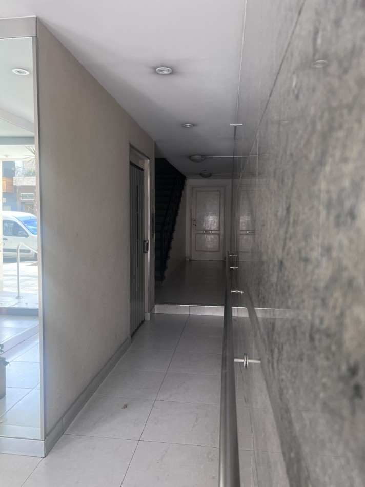 Departamento de 3/4 ambientes al frente en excelente ubicacion!
